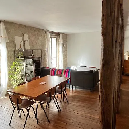 With Wifi In The Heart Of Montparnasse